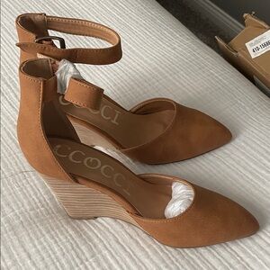 Women's Tan Wedge Shoes